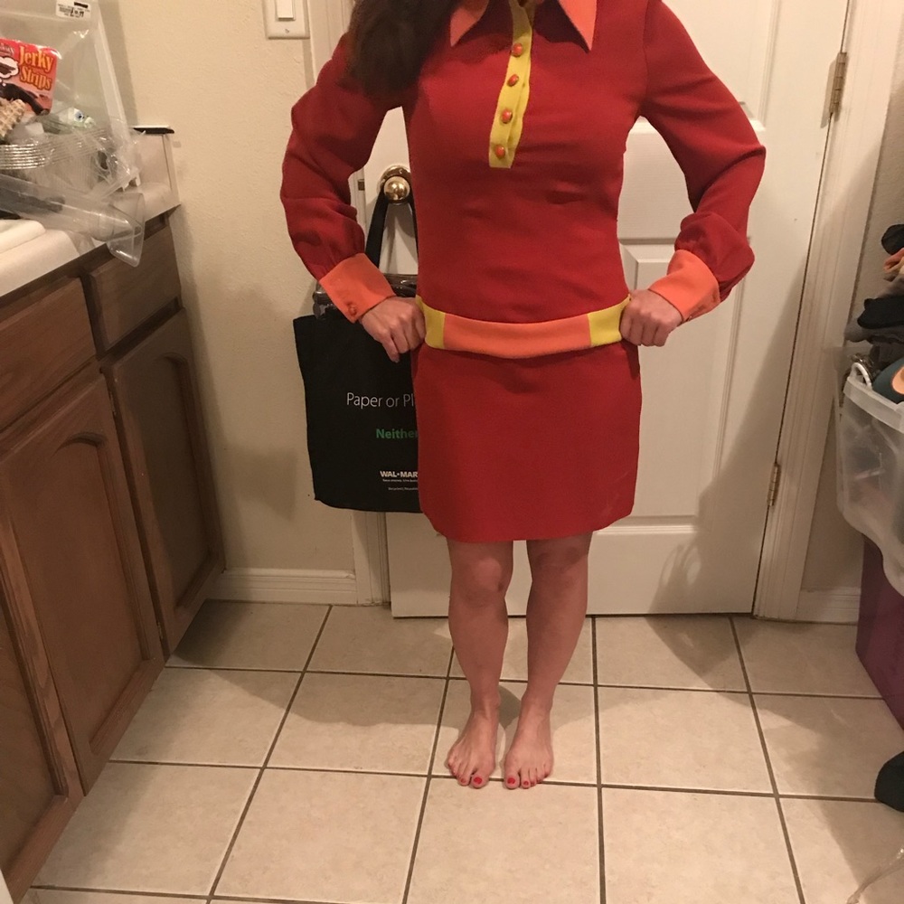 70’s looking dress from Champagne & Strawberry
